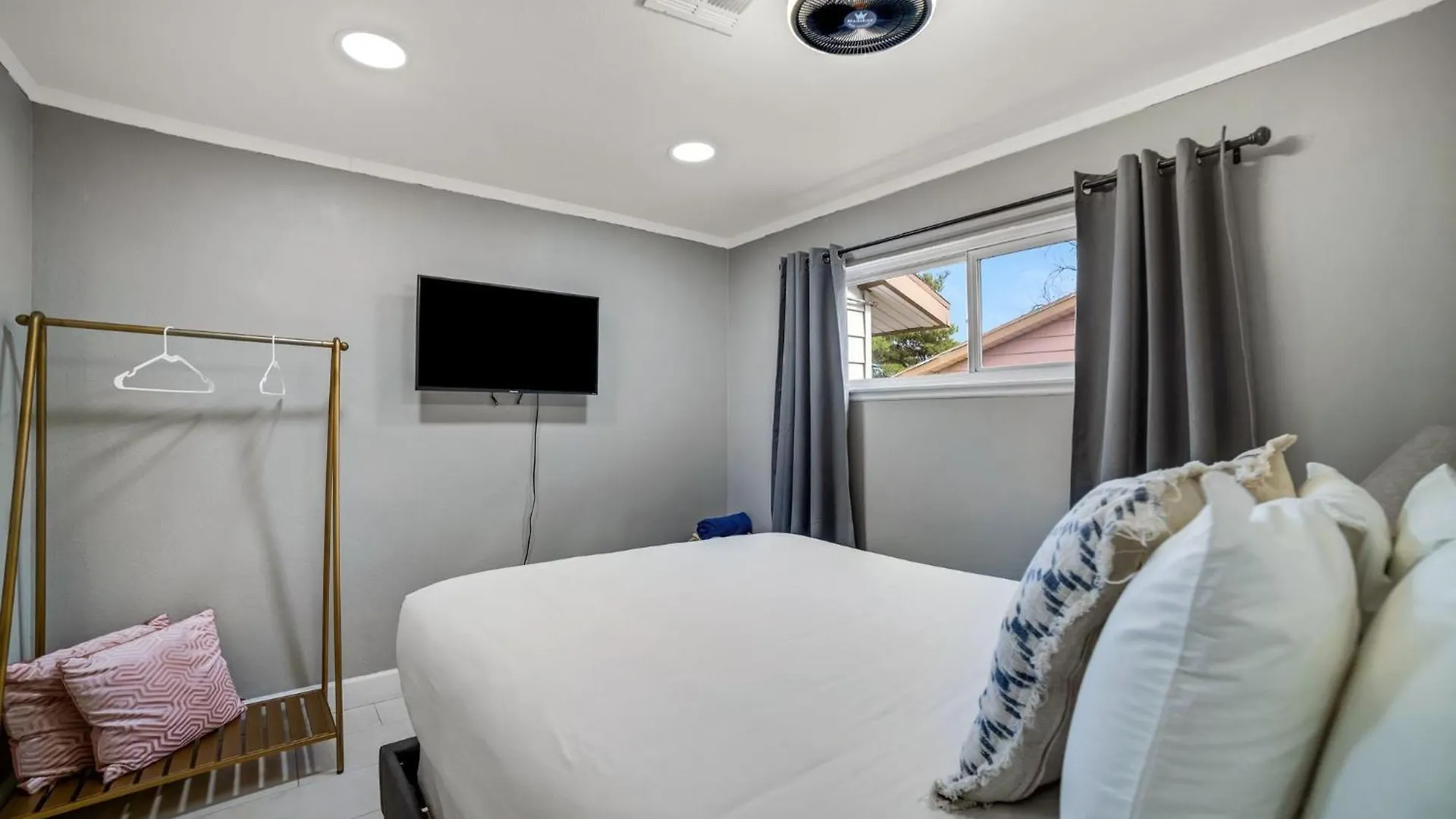 別荘 Las Vegas Retreat - 5 Mins From The Strip Home