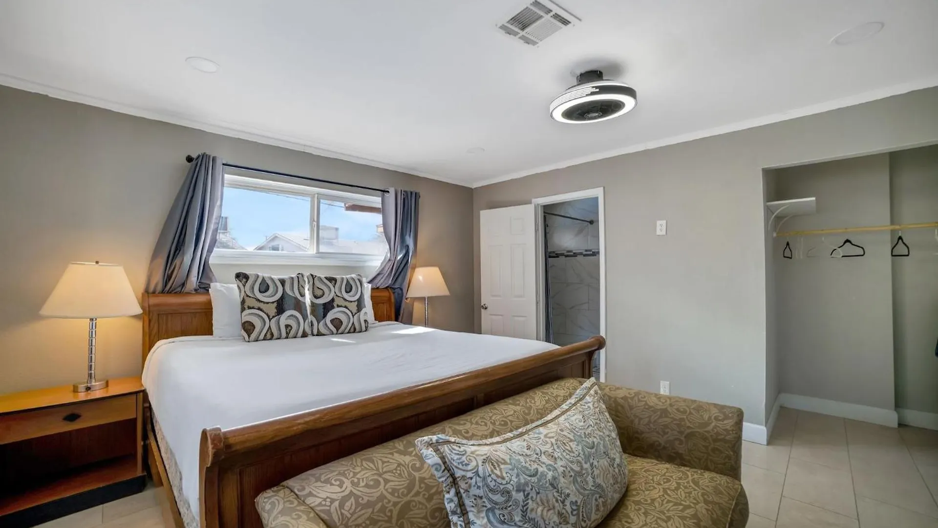 別荘 Las Vegas Retreat - 5 Mins From The Strip Home 米国